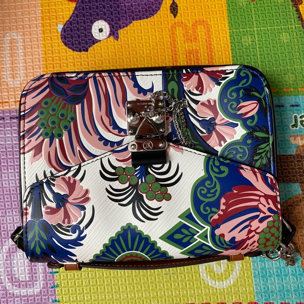 louis vuitton pochette metis mini ptinted version